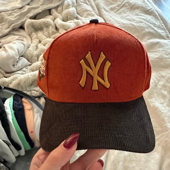 NY Yankees Orange and Brown Hat - Picture 1 of 3